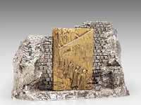 Salvador dali (1904-1989), 'wailing wall - baruch b ha shem', metal menorah sculpture 17.5 x 30 cm. (6.88 x 11.81 in.) - afbeelding 5 van  7