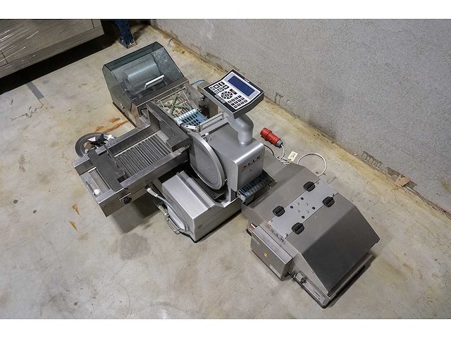 Sam - 2016 - 310fv p3 - automatische snijmachine + verpakkingsstation - afbeelding 4 van  8