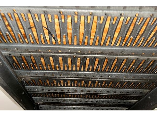 Samengesteld lot 701 en lot 702: platform en rekken - afbeelding 3 van  7