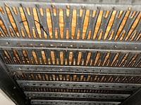 Samengesteld lot 701 en lot 702: platform en rekken - afbeelding 3 van  7