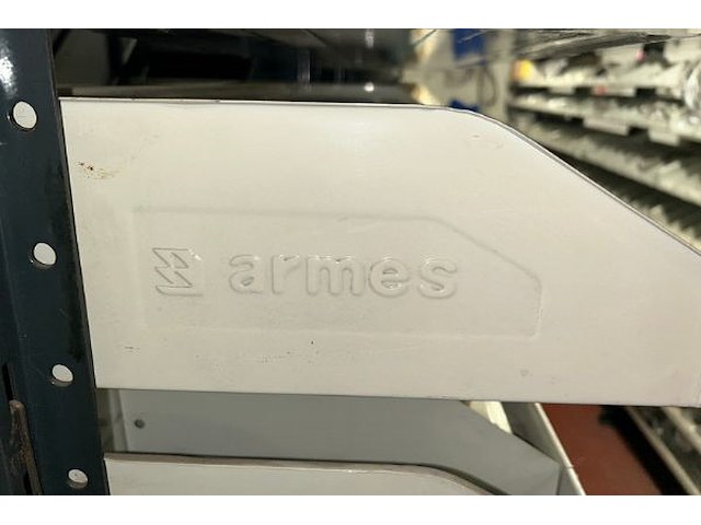 Samengesteld lot 701 en lot 702: platform en rekken - afbeelding 4 van  7