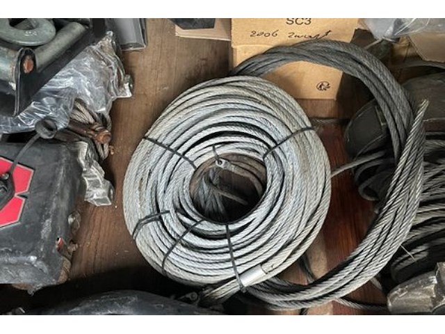 Samengesteld lot 801 met inhoud - afbeelding 5 van  8