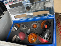 Samengesteld lot 801 met inhoud - afbeelding 8 van  8