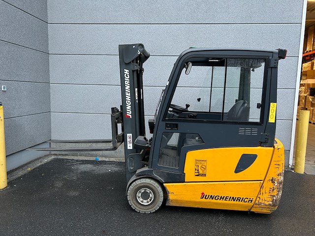 Samengesteld lot 802 en lot 803: heftruck en vorken - afbeelding 1 van  2