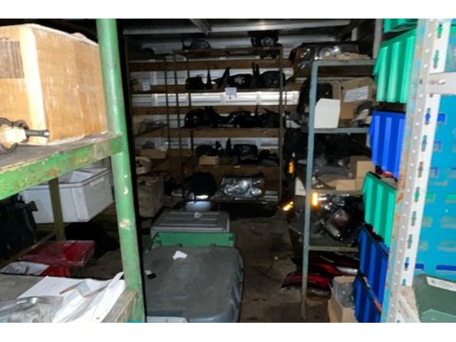 Samengesteld lot 803 met inhoud, auto onderdelen - afbeelding 6 van  6