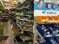 Samengesteld lot 9 tem 13: 11 winkelrekken - afbeelding 2 van  7