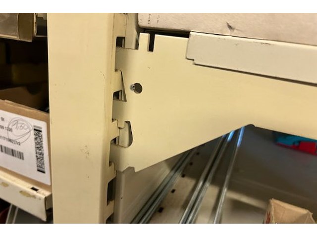 Samengesteld lot 9 tem 13: 11 winkelrekken - afbeelding 7 van  7