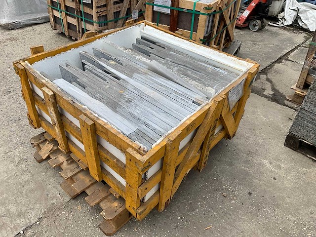 Samples natuursteen tuintegels - afbeelding 1 van  3