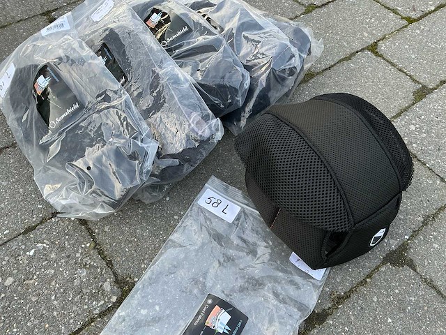 Samshield inlay/ uitwas ruiter helm paarden (6x) - afbeelding 1 van  6