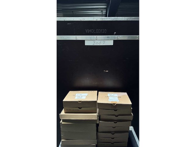 Samsung - 130" all-in one incl screenlift + flight case + 19 spare im modules - afbeelding 8 van  8