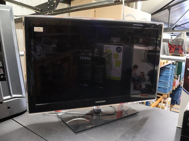 Samsung 32 inch tv - afbeelding 1 van  6