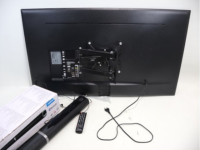 Samsung 49inch tv met soundbar - afbeelding 4 van  5