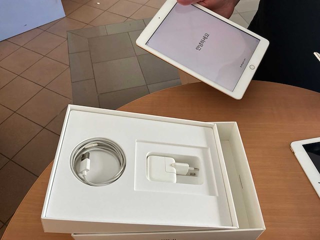 Samsung en apple - pakket van 5 tablets - afbeelding 2 van  10