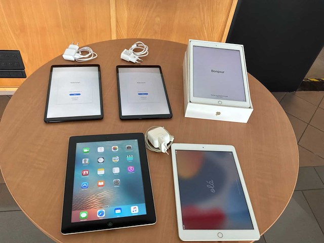 Samsung en apple - pakket van 5 tablets - afbeelding 1 van  10