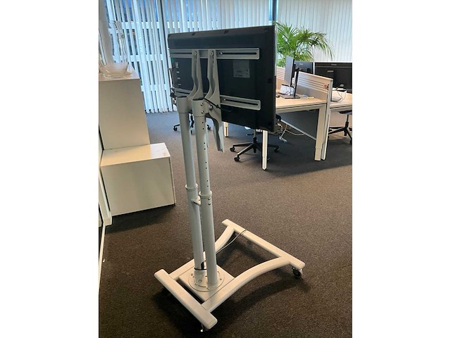 Samsung lh32dce display op mobiele standaard - afbeelding 3 van  7