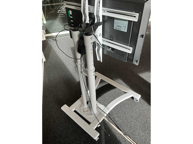 Samsung lh32dce display op mobiele standaard - afbeelding 3 van  7