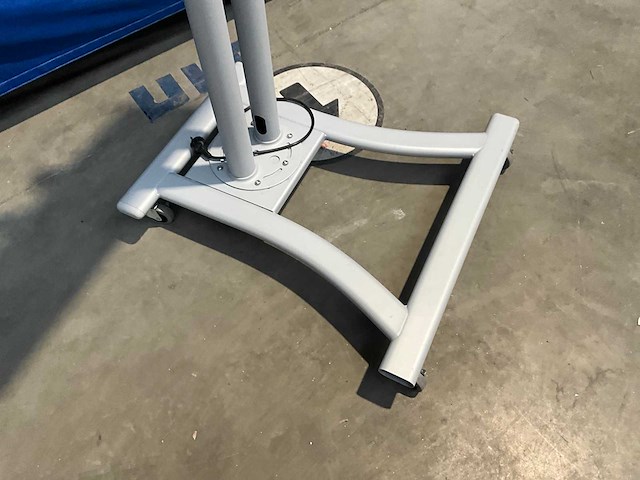 Samsung lh32dce display op mobiele standaard - afbeelding 3 van  7