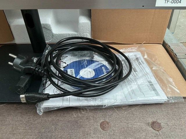Samsung s24r650fd desktop monitor 23,8” - afbeelding 3 van  3