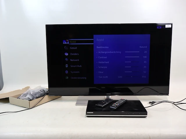 Samsung smart tv 40 inch - afbeelding 1 van  9