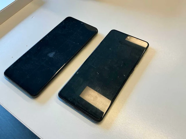 Samsung smartphone (2x) - afbeelding 2 van  4