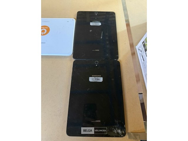 Samsung tablet 3 stuks - afbeelding 1 van  4