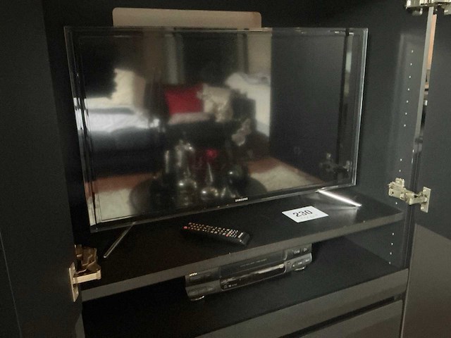 Samsung u32866200 televisie - afbeelding 1 van  3