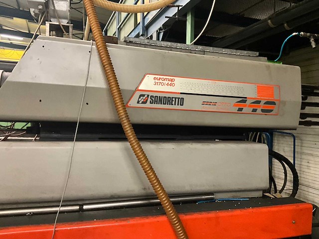 Sandretto otto 440 spuitgietmachine met robotarm star - afbeelding 4 van  16