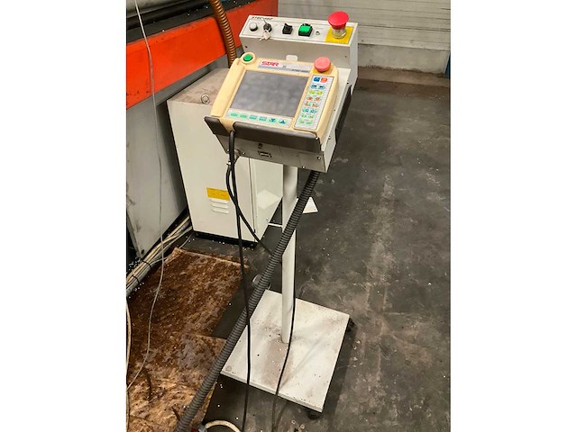 Sandretto otto 440 spuitgietmachine met robotarm star - afbeelding 14 van  16
