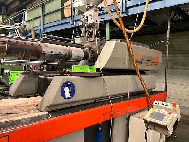 Sandretto otto 440 spuitgietmachine met robotarm star - afbeelding 16 van  16