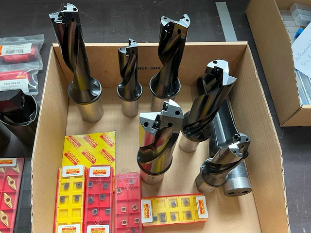 Sandvik partij wisselplaatfrezen, boren, draaibeitels en wisselplaten - afbeelding 8 van  11