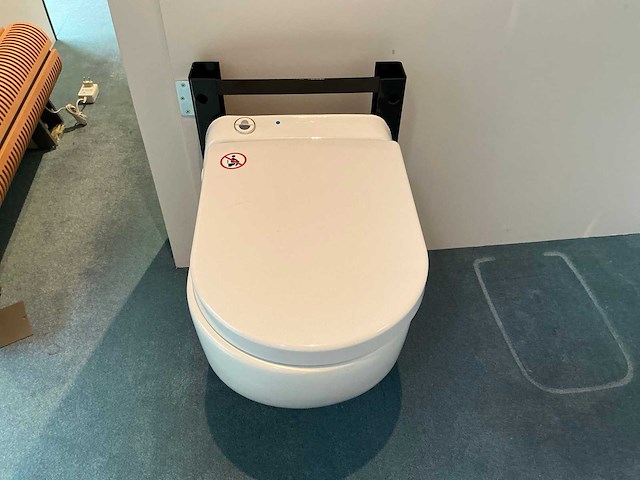 Sanibroyeur saniwall pro vuilwaterpompunit met toilet - afbeelding 4 van  6
