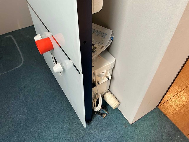 Sanibroyeur saniwall pro vuilwaterpompunit met toilet - afbeelding 5 van  6