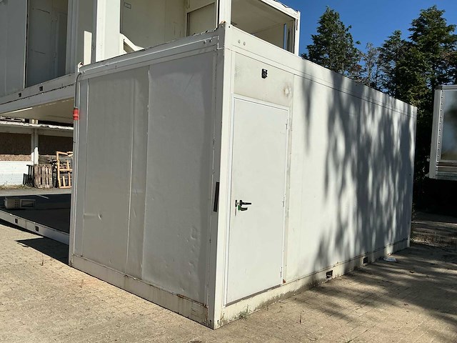 Sanitaiere container 6x3m - afbeelding 1 van  10