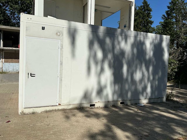 Sanitaiere container 6x3m - afbeelding 3 van  10