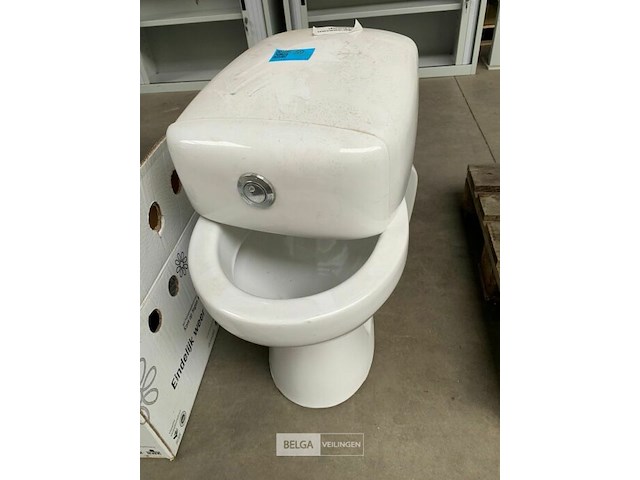 Sanitair - wc, spoelbak, waterreservoir - afbeelding 1 van  3