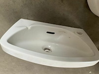 Sanitair - wc, spoelbak, waterreservoir - afbeelding 2 van  3