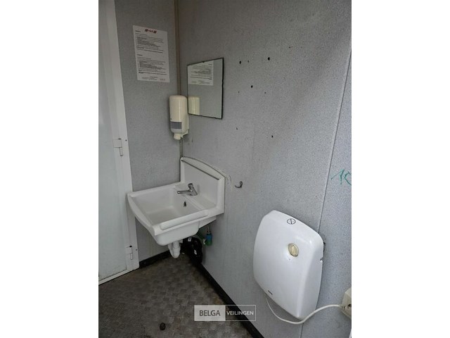 Sanitair container - afbeelding 12 van  17