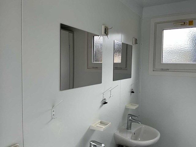 Sanitair container - afbeelding 8 van  20