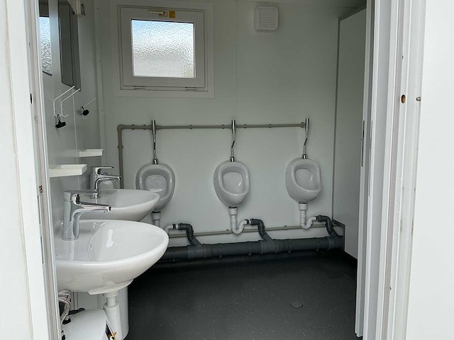 Sanitair container - afbeelding 18 van  20