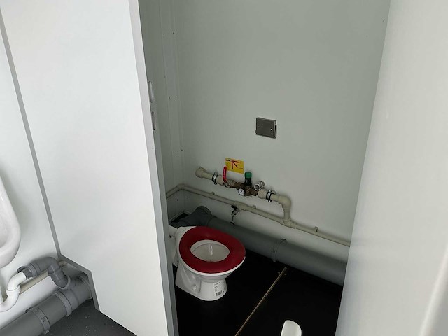 Sanitair container - afbeelding 19 van  20