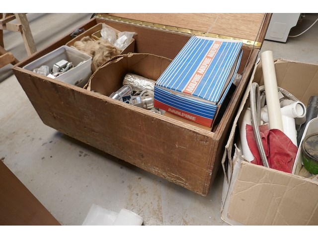 Sanitair materiaal - afbeelding 4 van  4