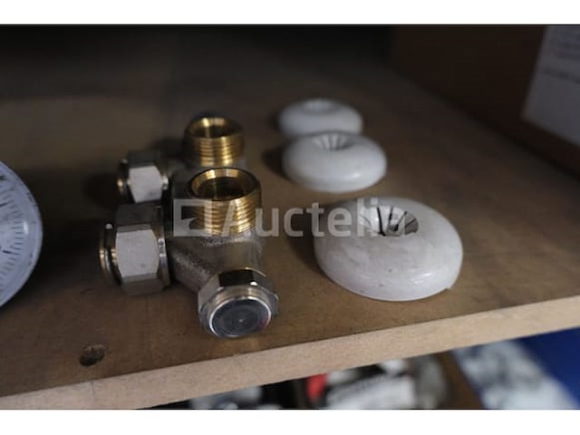 Sanitaire apparatuur - afbeelding 6 van  12