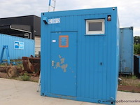 Sanitaire container, met 2 wasbakken, toiletten en verwarming, werking niet gekend
