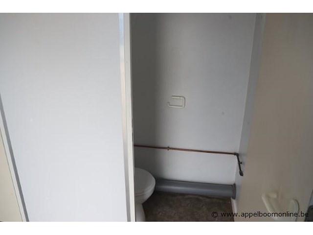 Sanitaire container, met toiletten, urinoir, wasbak, raam met rolluik - afbeelding 4 van  8