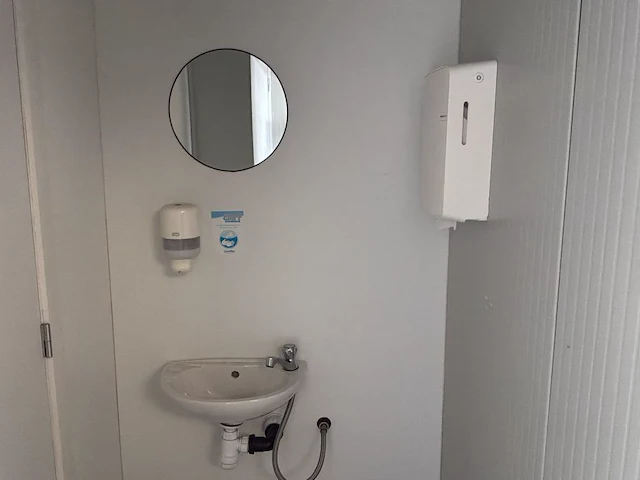 Sanitaire unit - afbeelding 12 van  14