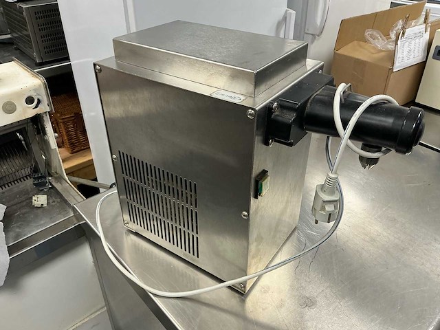 Sanomat slagroommachine amigo overige bakkerijmachines - afbeelding 1 van  4