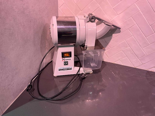 Santos - boska professionele kaasmolen en professioneel kaas snijmachine van het merk boska. - afbeelding 1 van  5