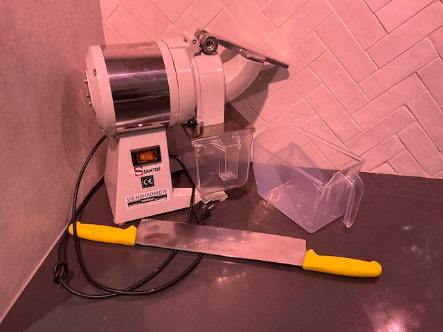 Santos - boska professionele kaasmolen en professioneel kaas snijmachine van het merk boska. - afbeelding 2 van  5