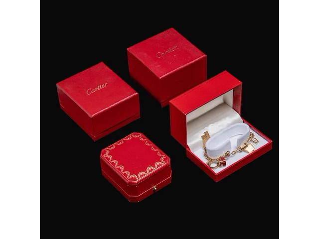 Santos de cartier charm bracelet in 18ct yellow gold, with diamond charms, weight: 46,3 g (+) - afbeelding 8 van  16