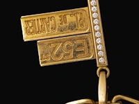 Santos de cartier charm bracelet in 18ct yellow gold, with diamond charms, weight: 46,3 g (+) - afbeelding 9 van  16